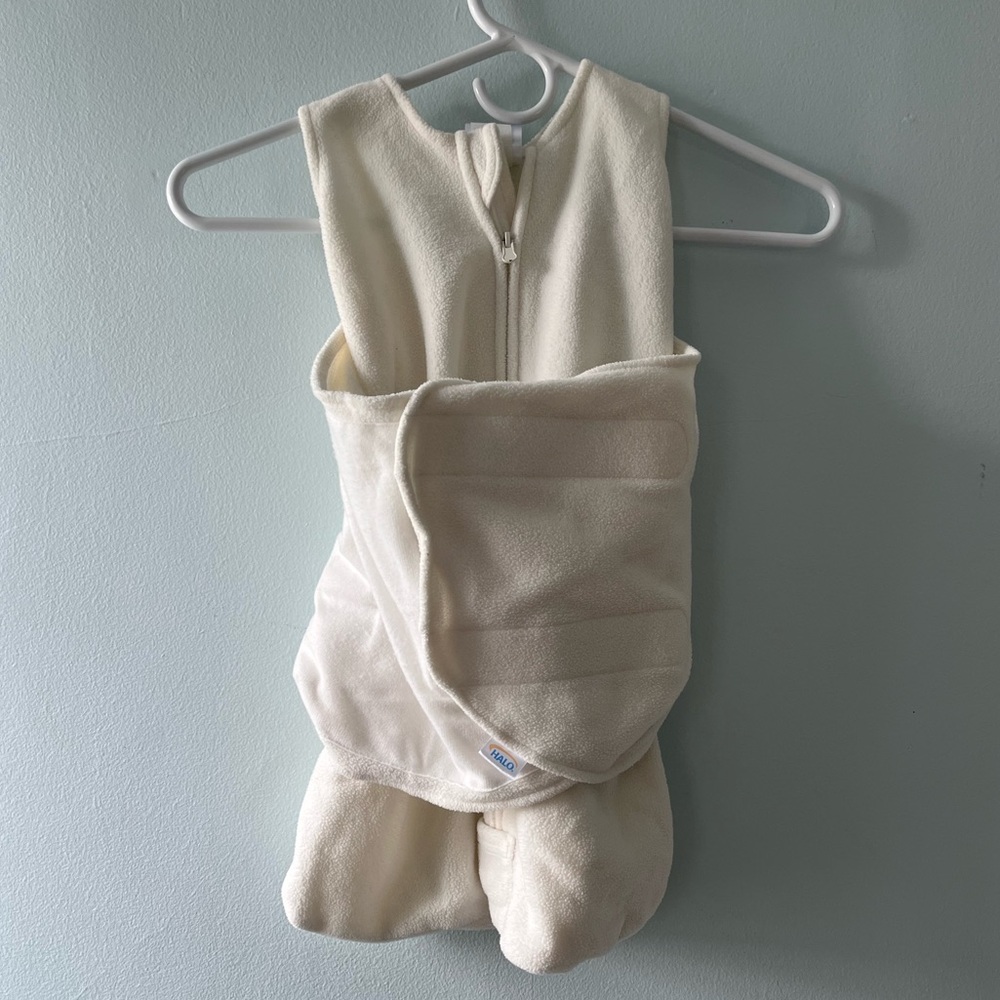 EUC Halo cream fleece Sleep Sack swaddle newborn size